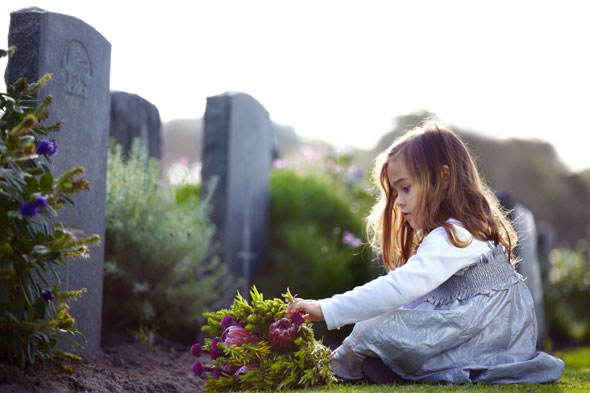 child-funeral-alamy